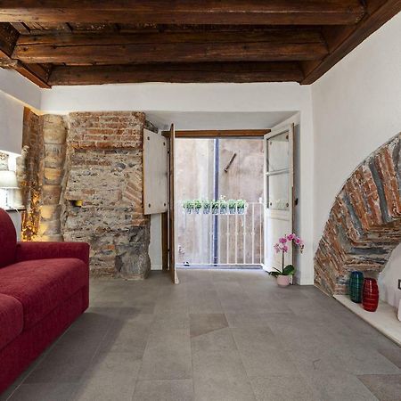 Wood And Stone Apartment In The Historical Center Genova Kültér fotó
