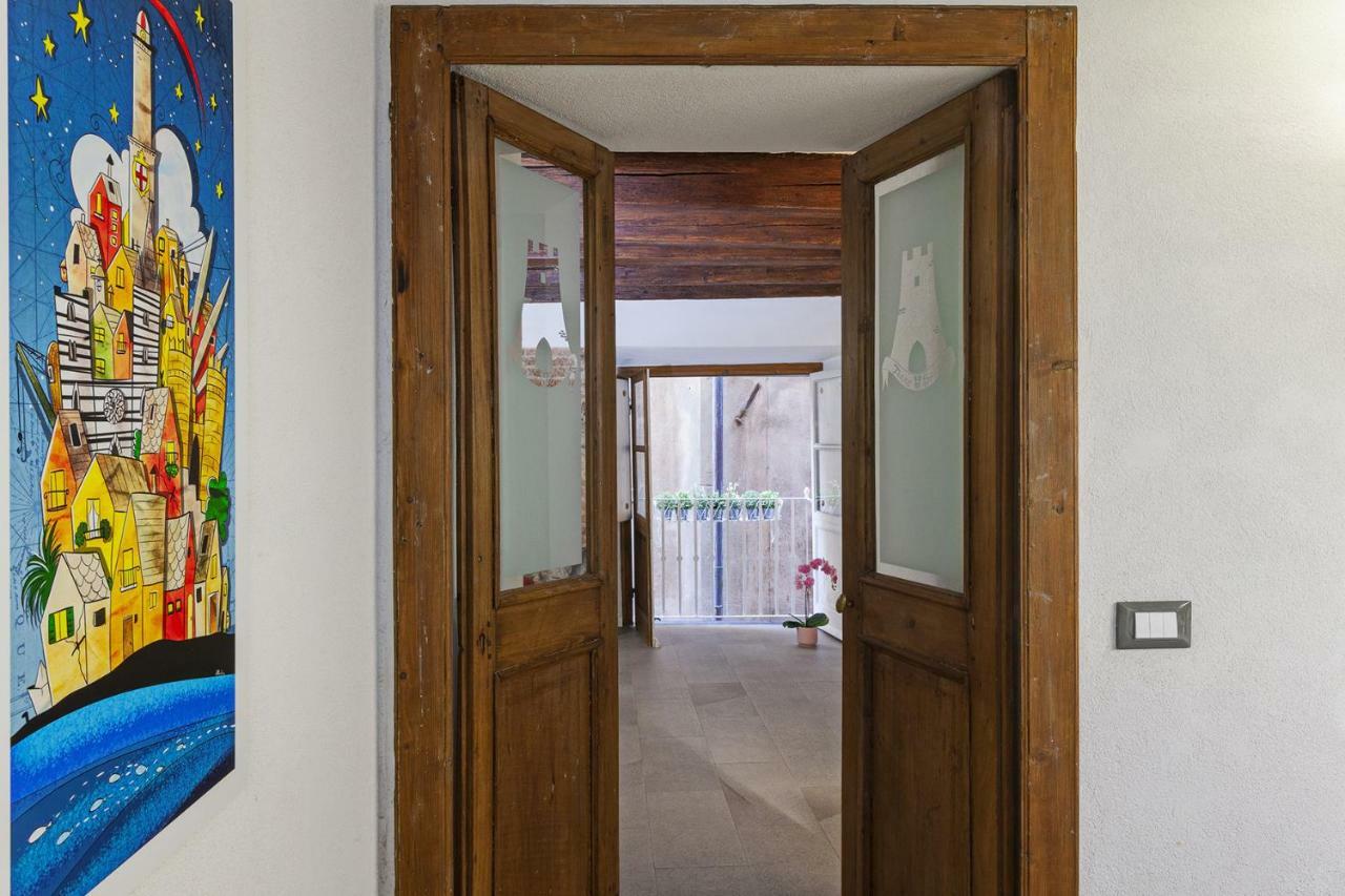 Wood And Stone Apartment In The Historical Center Genova Kültér fotó