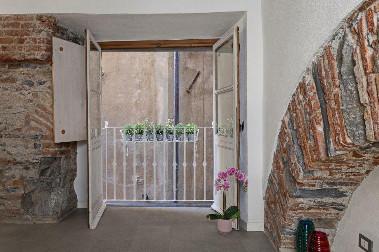 Wood And Stone Apartment In The Historical Center Genova Kültér fotó