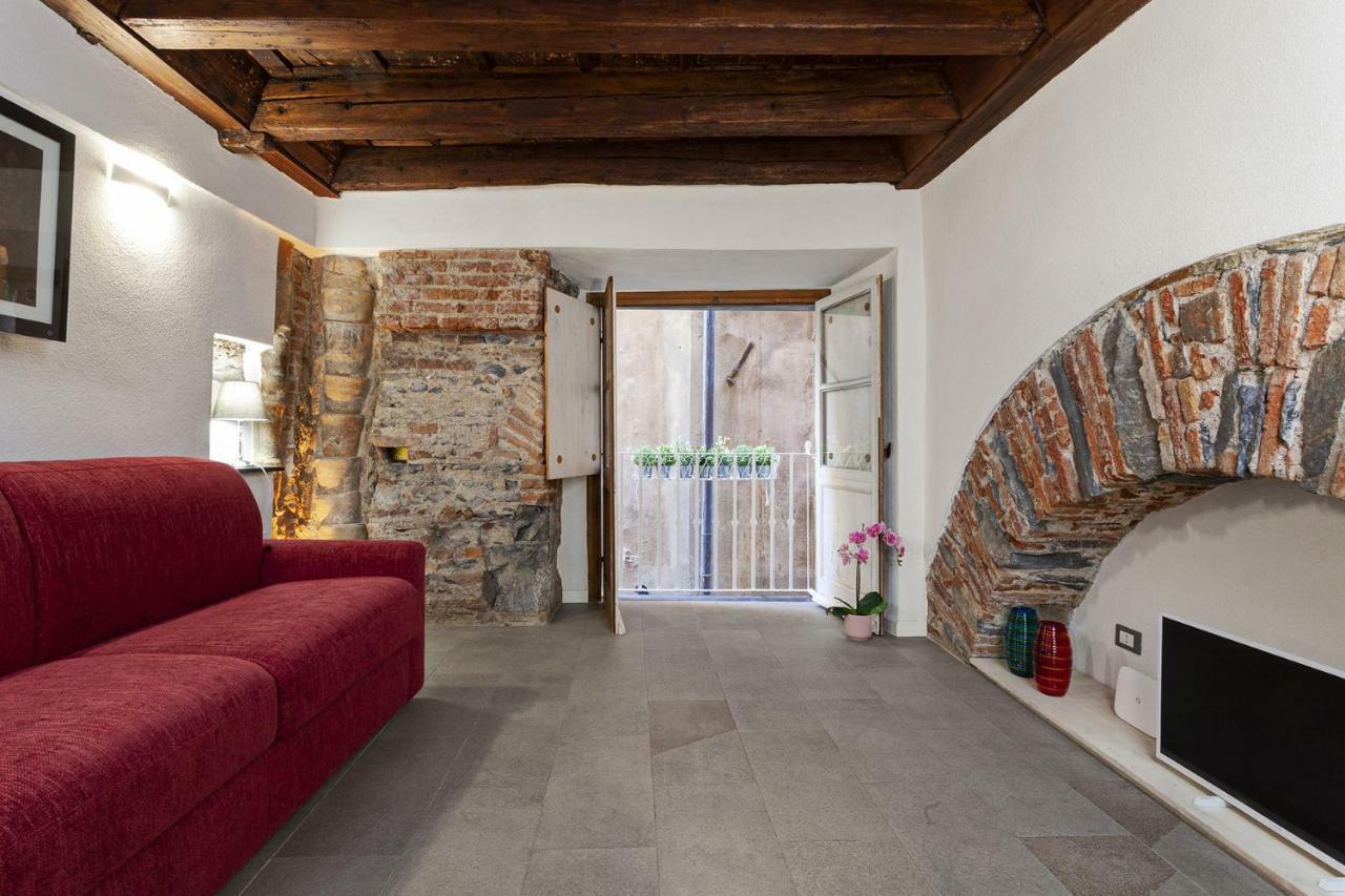 Wood And Stone Apartment In The Historical Center Genova Kültér fotó