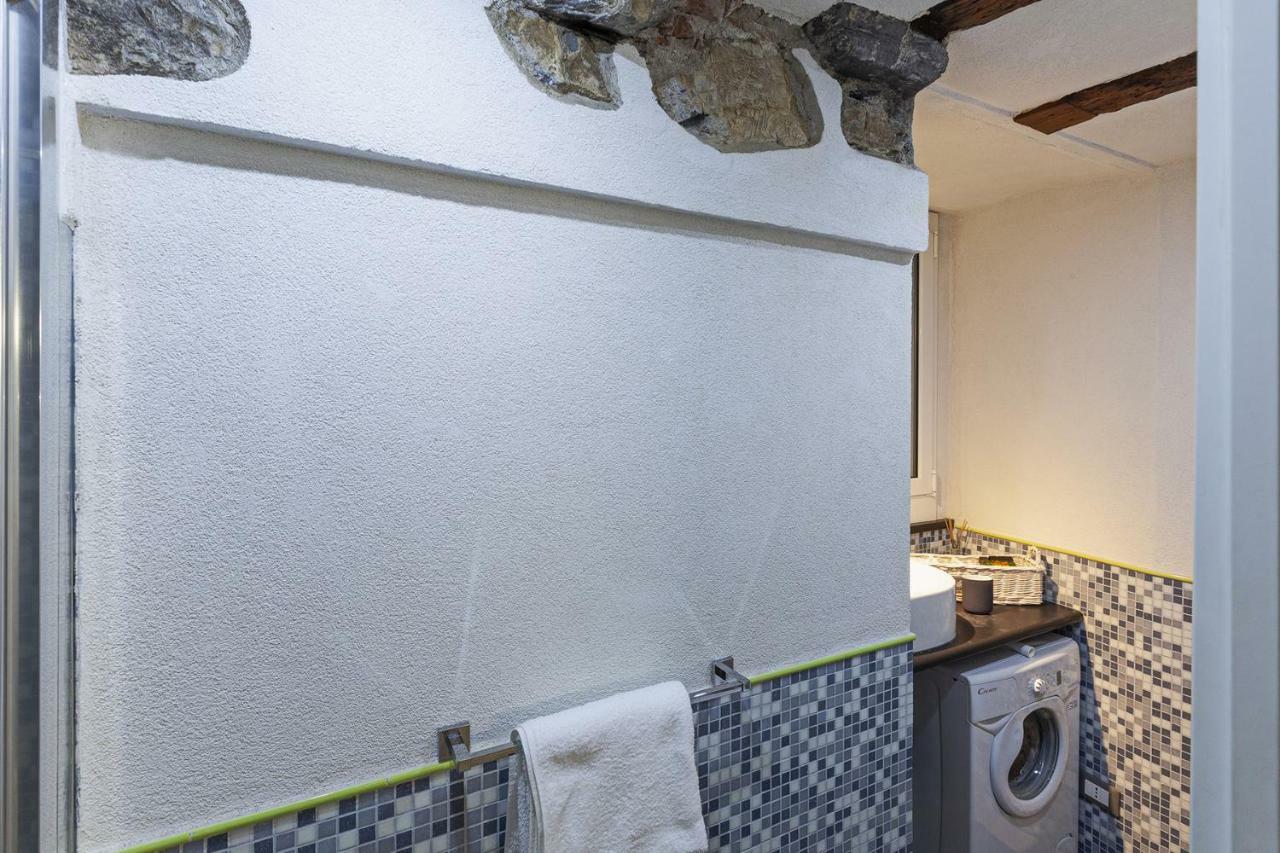 Wood And Stone Apartment In The Historical Center Genova Kültér fotó