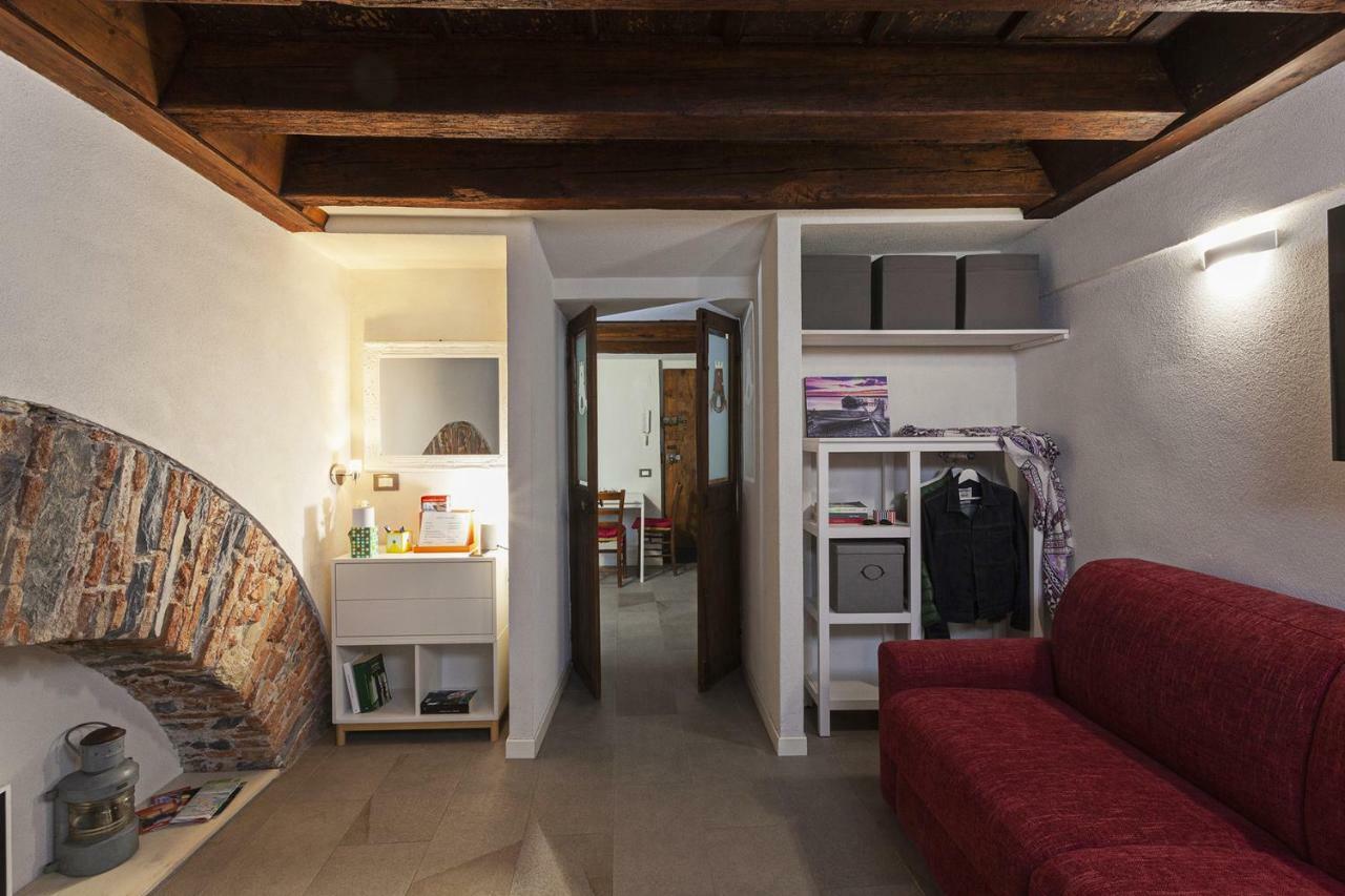 Wood And Stone Apartment In The Historical Center Genova Kültér fotó