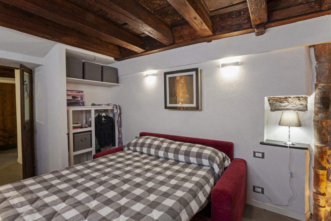 Wood And Stone Apartment In The Historical Center Genova Kültér fotó