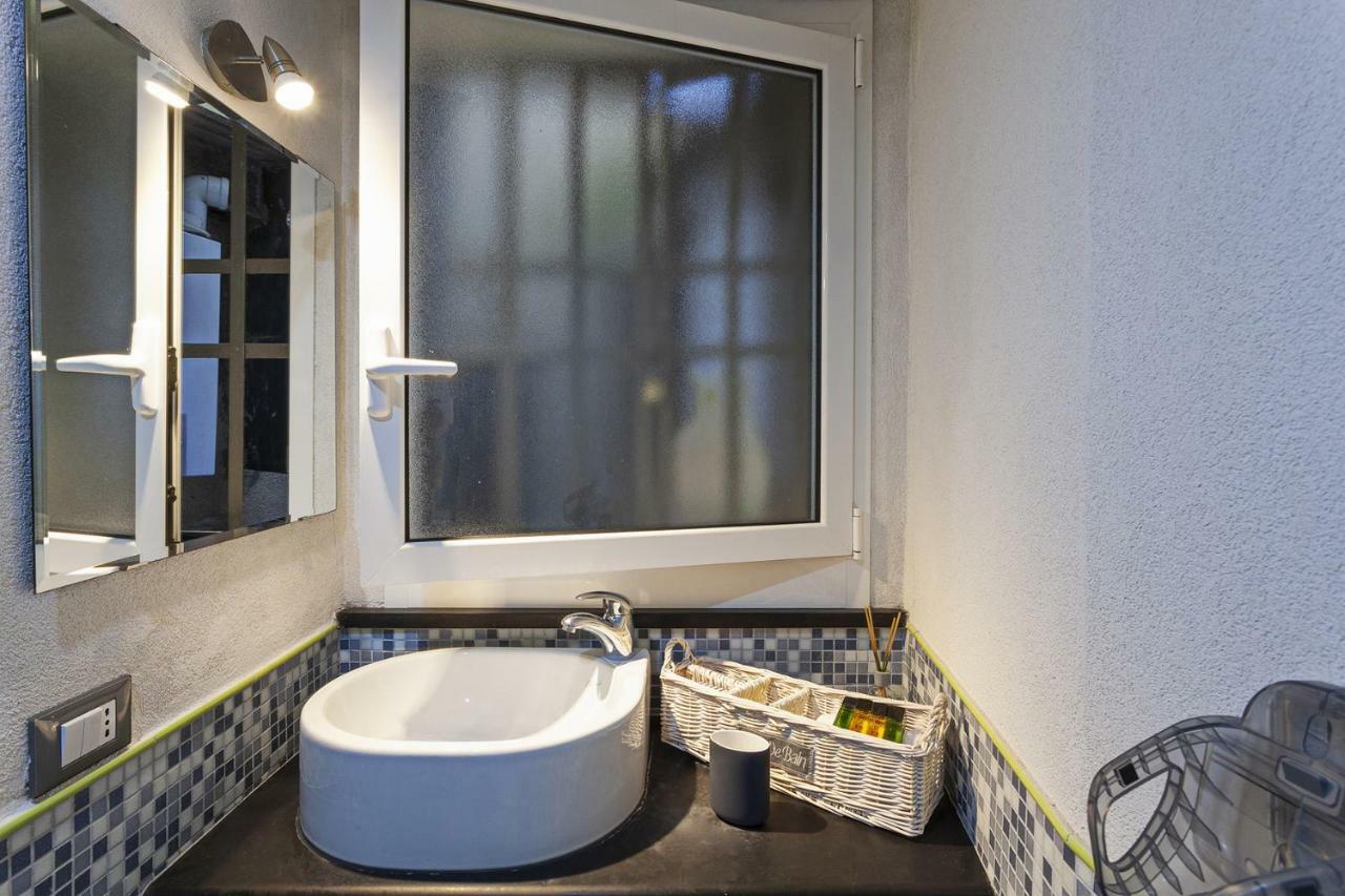 Wood And Stone Apartment In The Historical Center Genova Kültér fotó